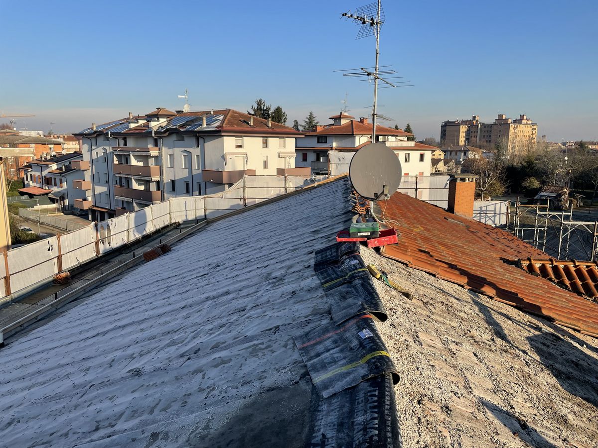 Rifacimento copertura del condominio di Via Monti