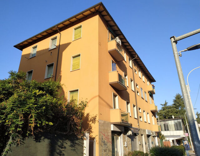 facciata prima dei lavori in Via Toscana 9 a Bologna